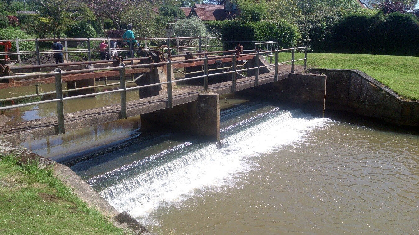 Survey for Hydrological Study of The River Yar - IOW